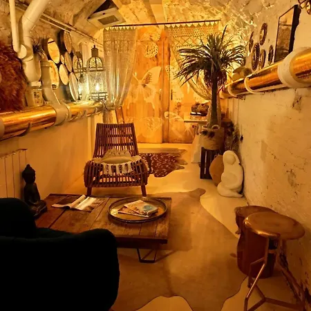 Unique 150m2 Artist Pensión París